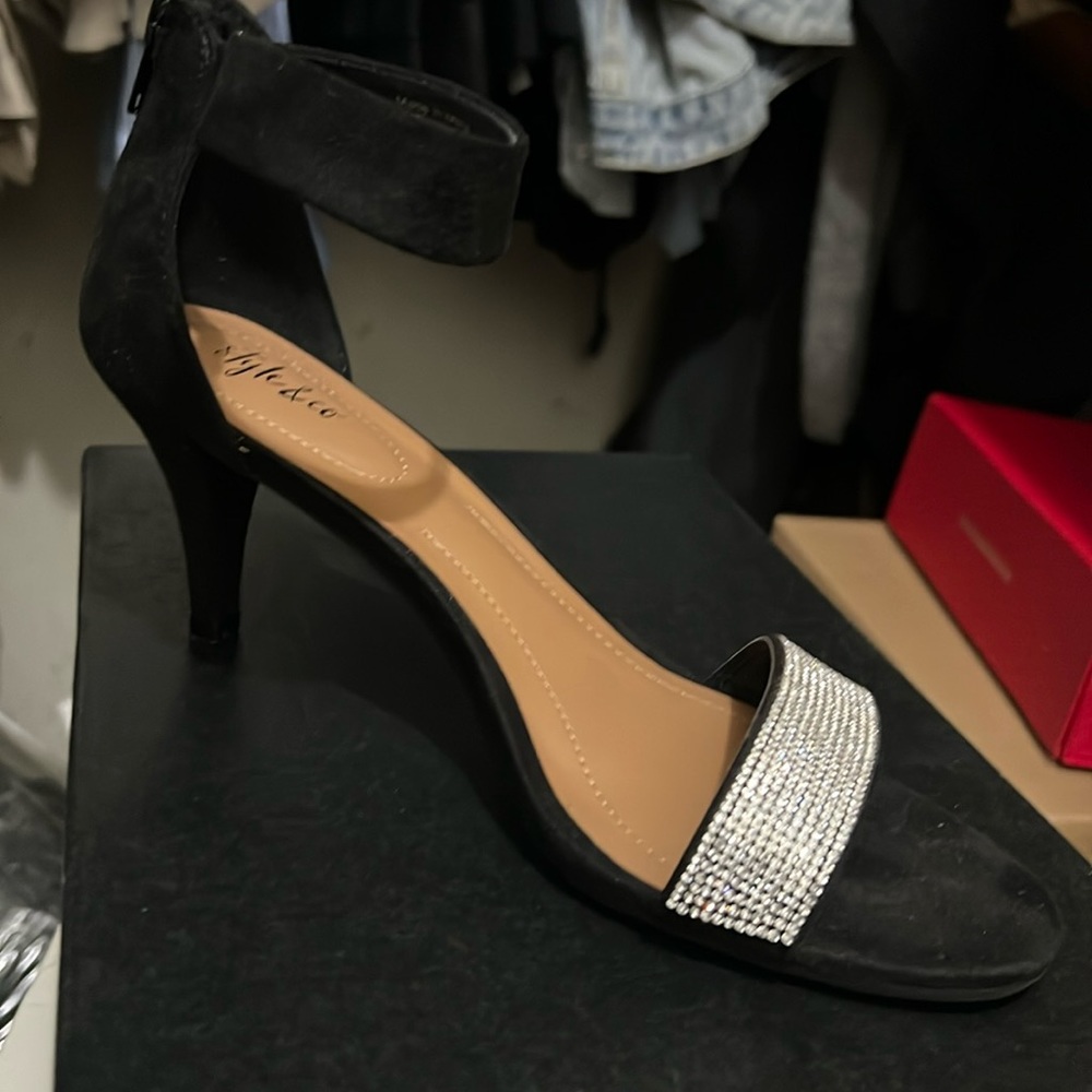 Style & Co Rhinestone heel